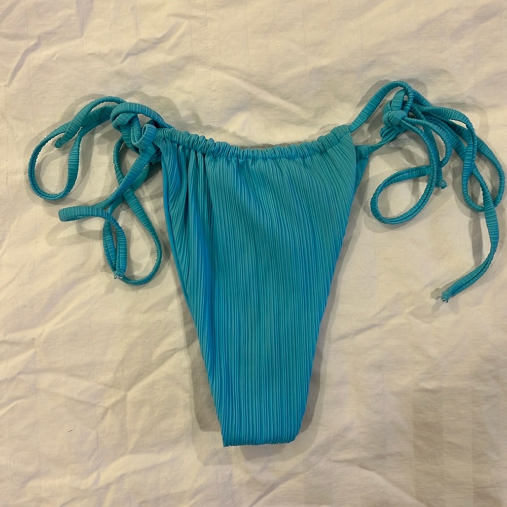 Frankie’s bikinis blue bikini bottom size small